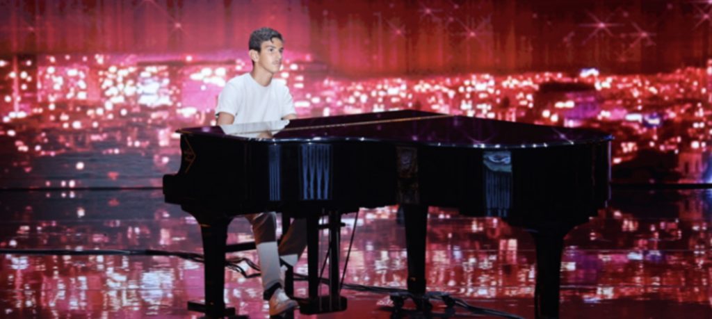 Rayane Jeune Pianiste Autodidacte Remporte La France A Un Incroyable Talent Saison 17 Syma