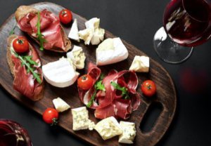 Planche vin fromage charcuterie